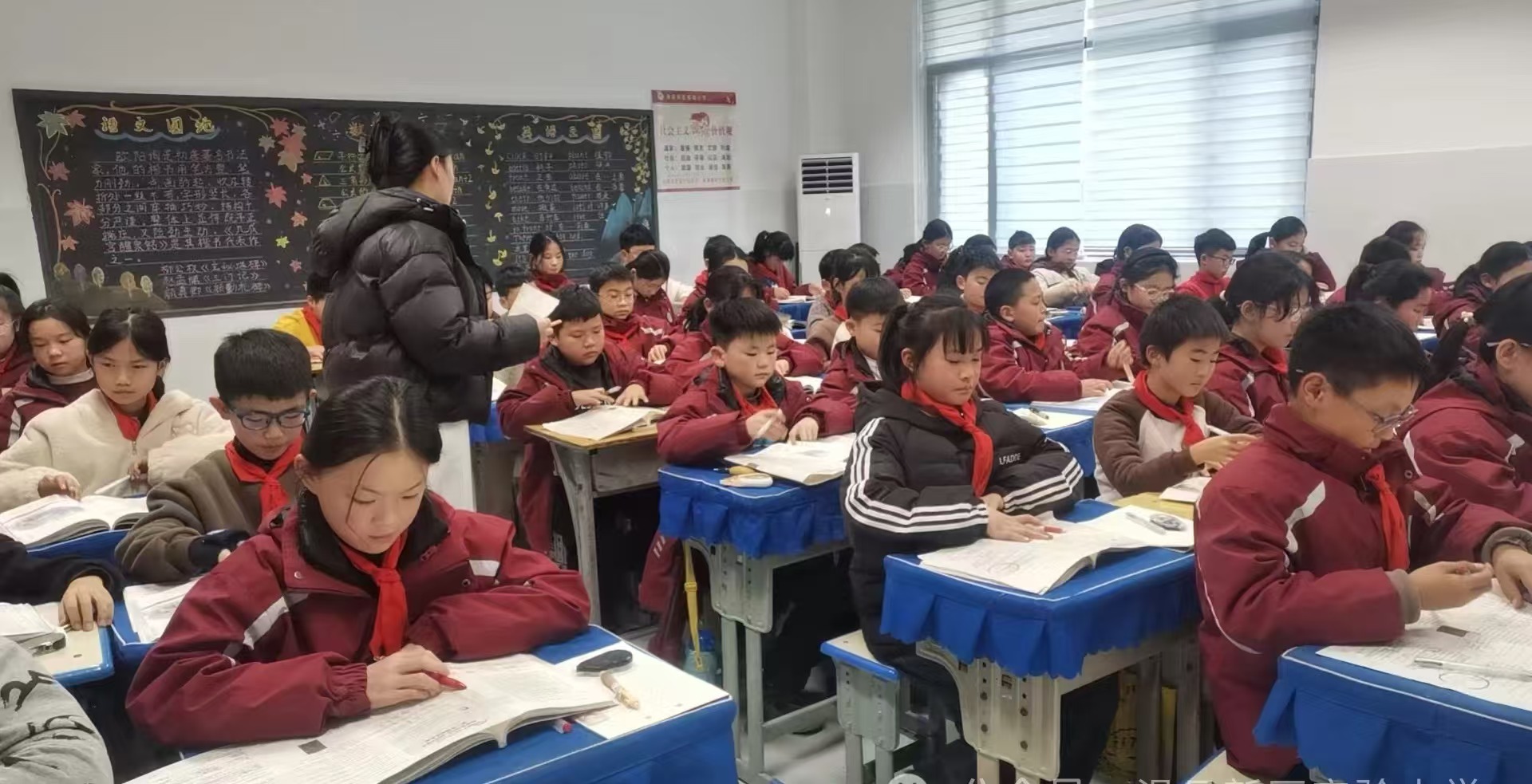 1735698964627393.jpg 9f2a9402a48cb90b750de85486a5119.jpg