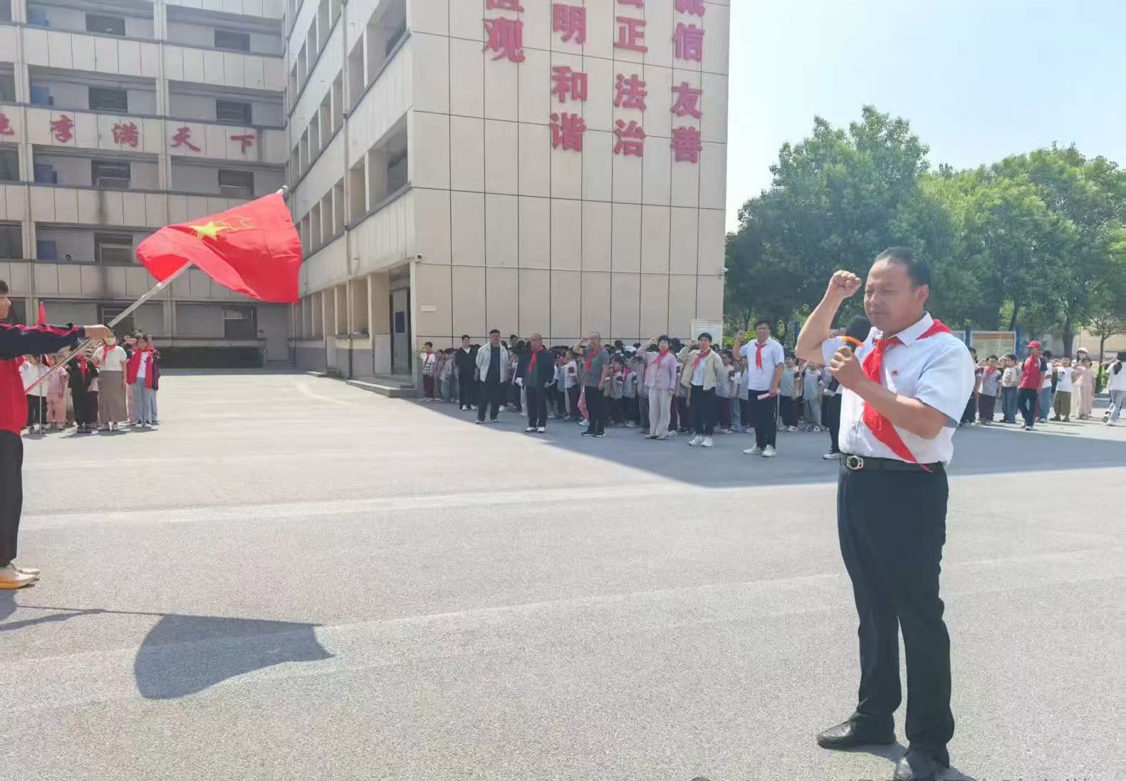 1748336780144450.jpg 76532f19752dd3d58015b0080ecabe8.jpg