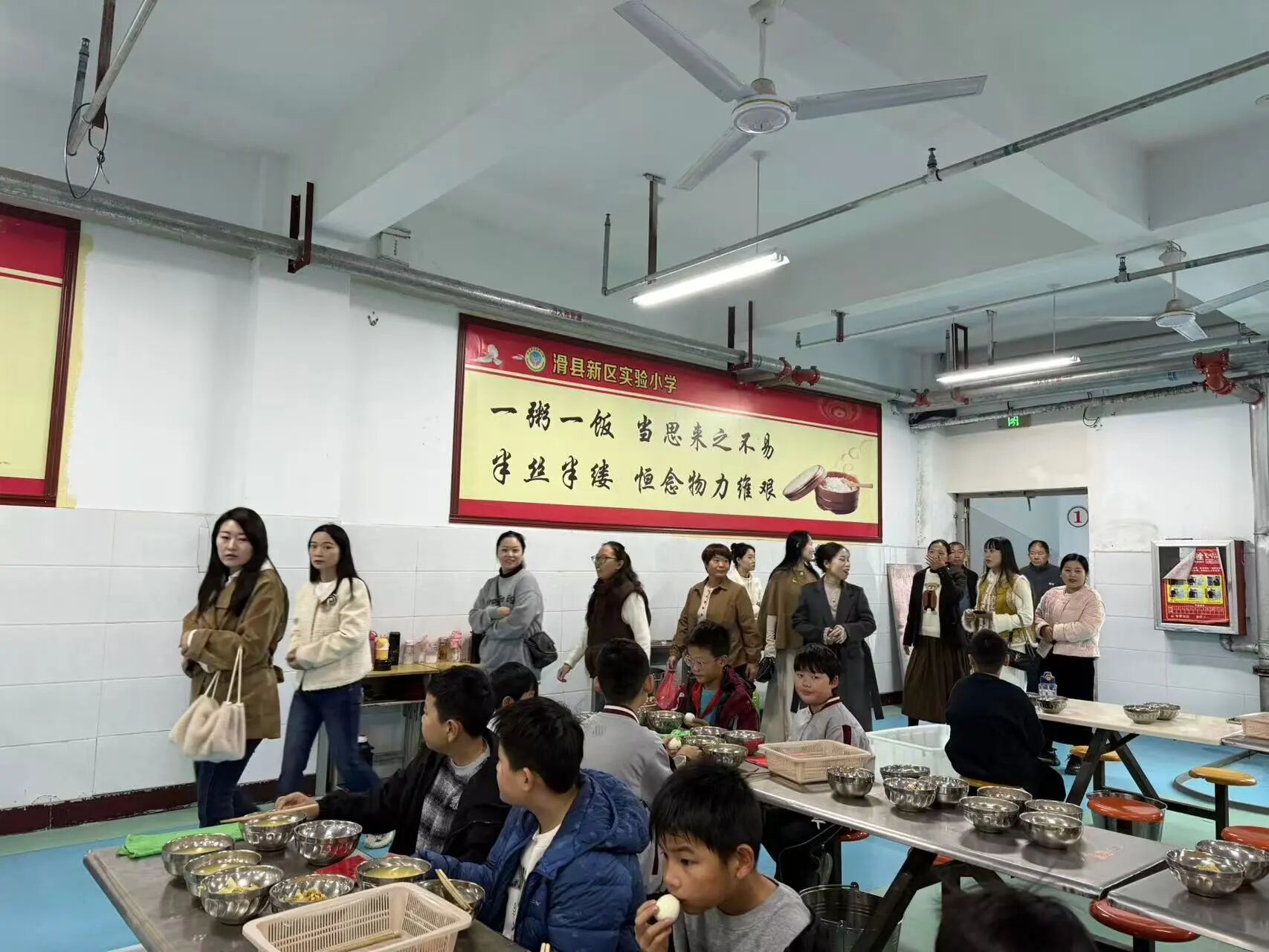 1761270706301373.jpg 235980f730edd3ac603d2d5b6313419a.jpg