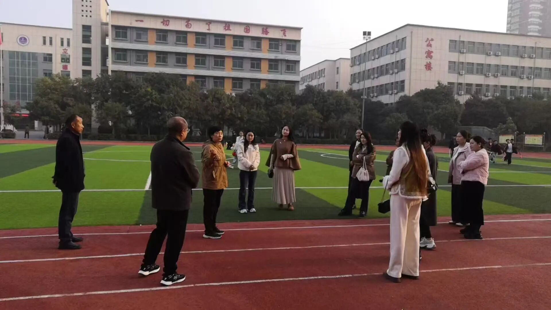 1761270803457941.jpg ce3ff7e8f7e4e61d1aa680f686cc4c58.jpg